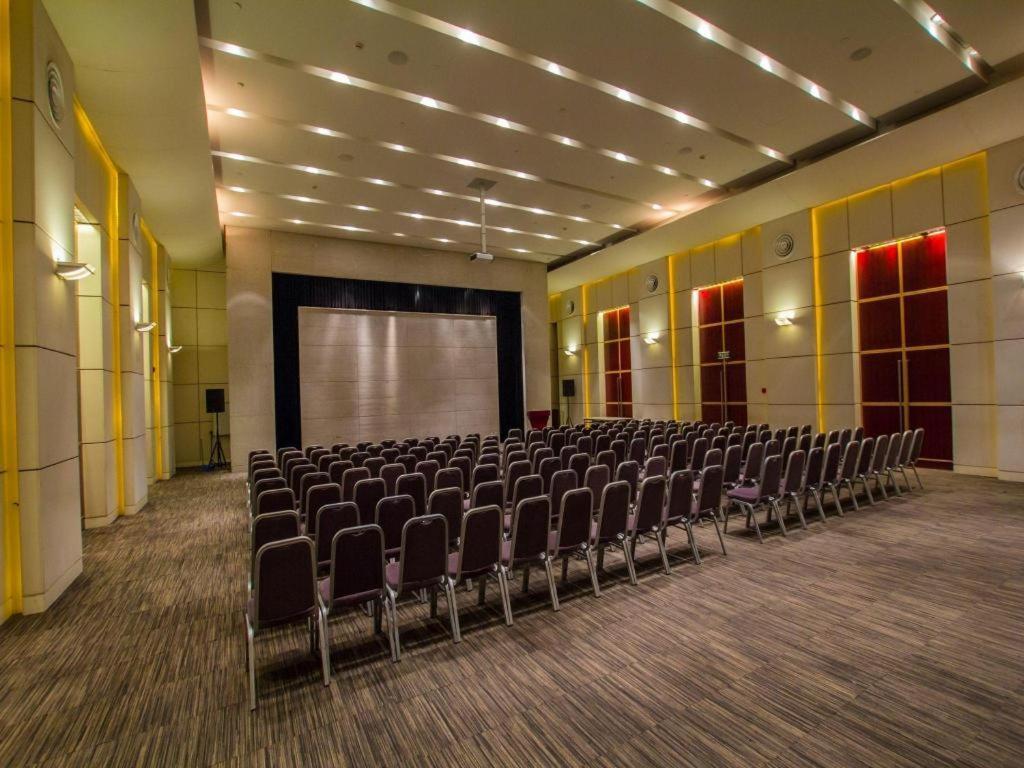 Jingjiang Inn Select Shanghai New Hongqiao Exterior photo