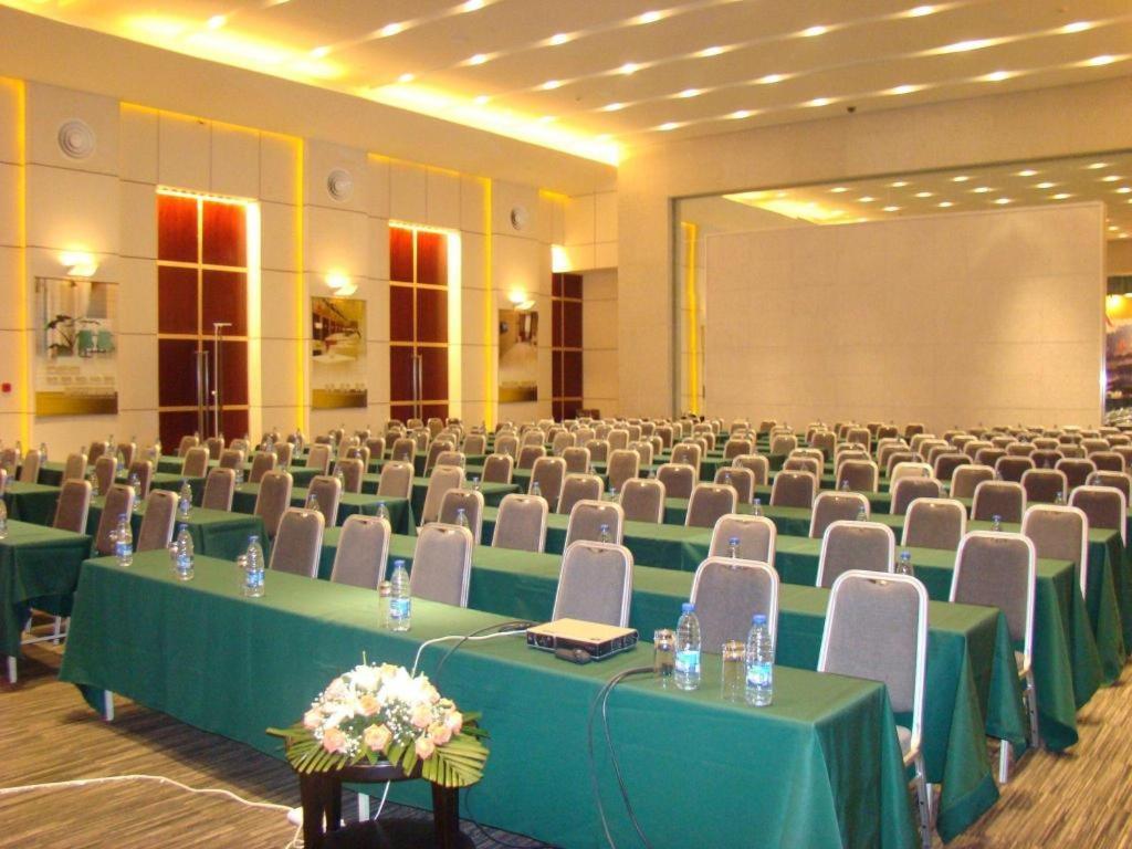 Jingjiang Inn Select Shanghai New Hongqiao Exterior photo